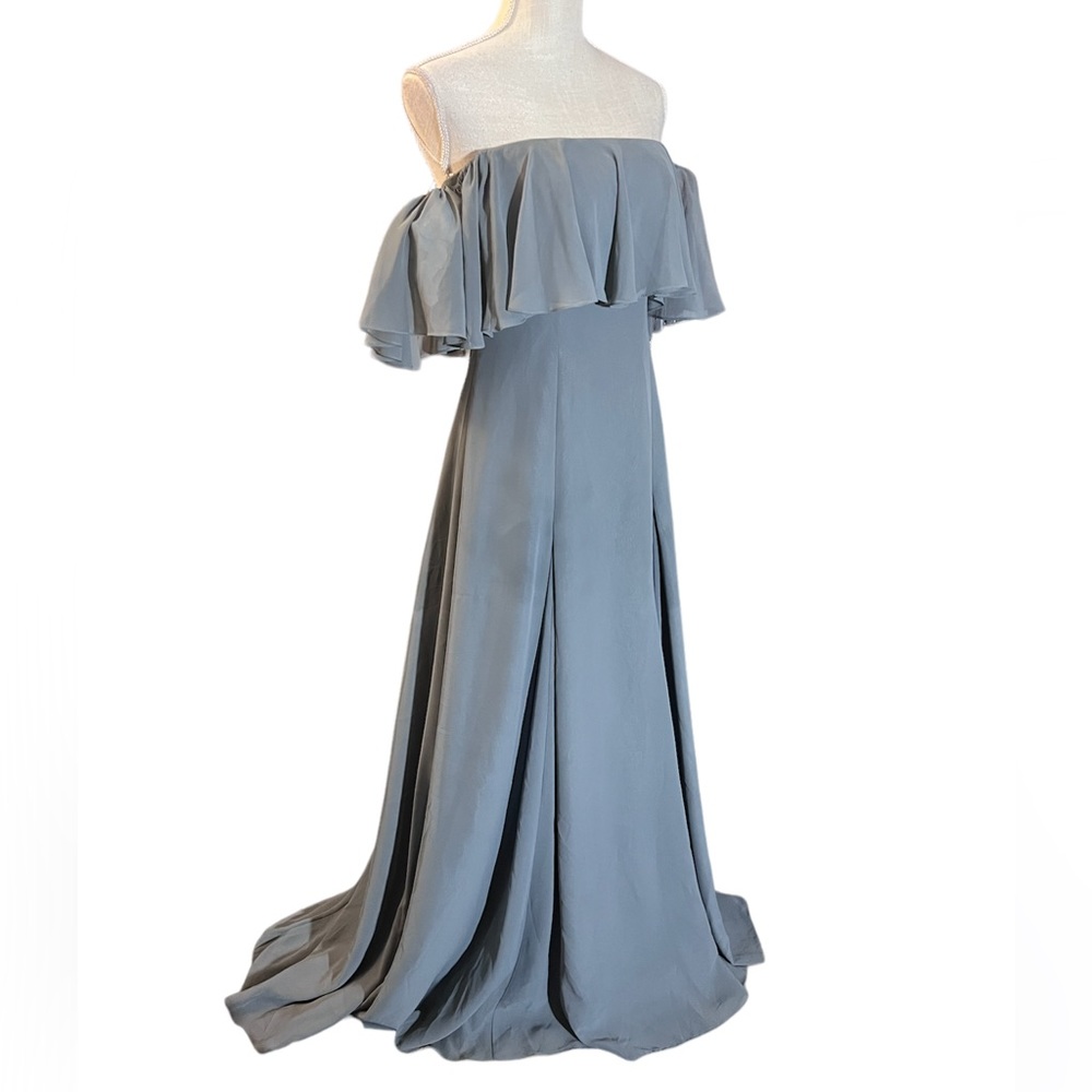 Monique Lhuillier Gray Off-Shoulder Wedding Dress - Picture 2 of 8